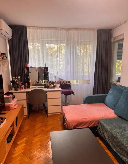 Apartament cu 2 camere semidecomandat, mobilat în Gorjului