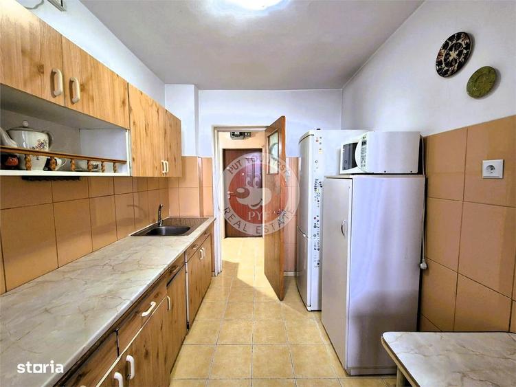 Apartament cu 3 camere decomandat, mobilat în Titan