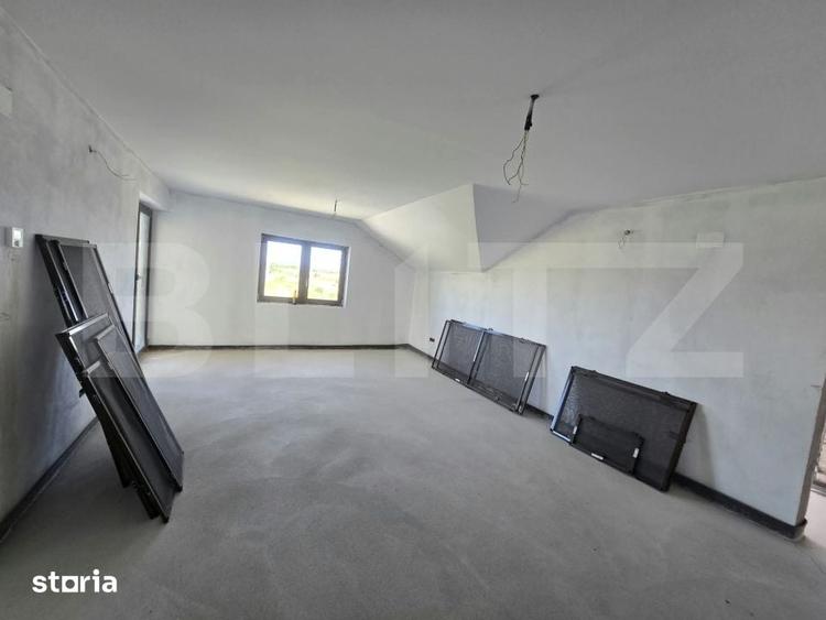 Casă cu 5 camere cu Teren 550 Mp în Gura Ocniței