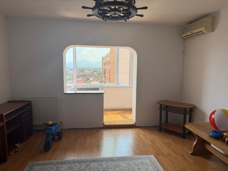 Apartament cu 2 camere decomandat în Hărmanului
