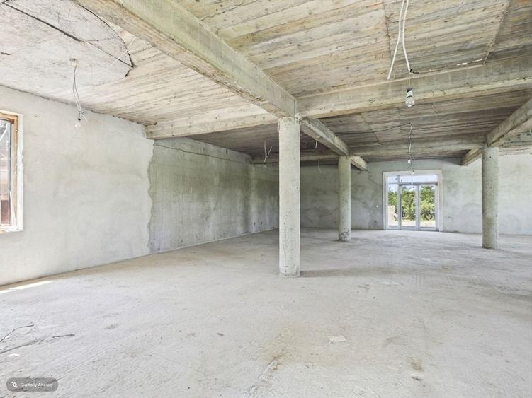 Spațiu comercial, de 940 mp, în Calea Aradului