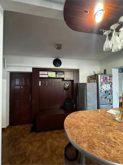 Apartament cu 2 camere decomandat, mobilat în Canta