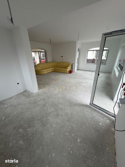 Casa individuala cu 4 camere + Garaj , zona linistita - 13
