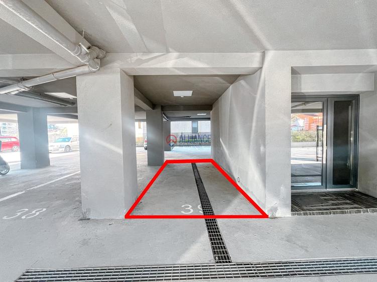 Apartament cu 3 camere decomandat în Palazu Mare