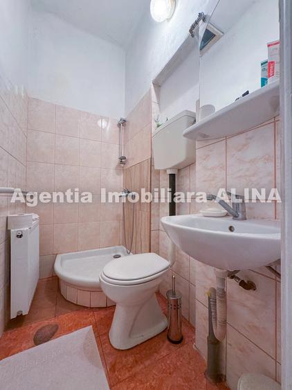 Casă cu 3 camere cu Teren 500 Mp în Central