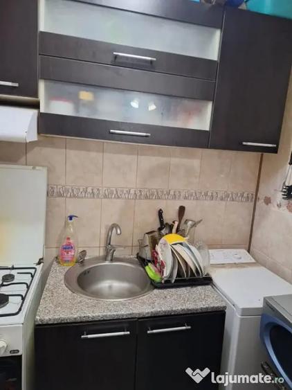 Apartament cu 2 camere decomandat în Bariera Vâlcii