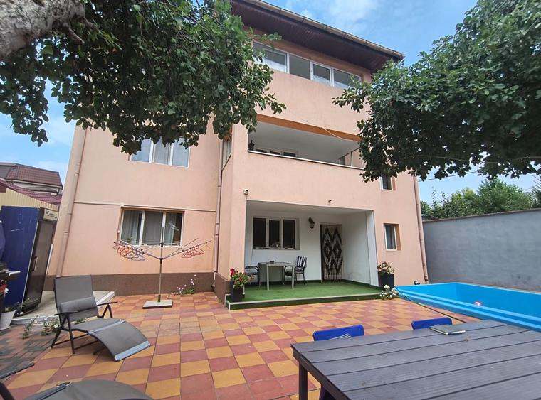 Casă individuală cu 9 camere cu Canalizare în Fizicienilor