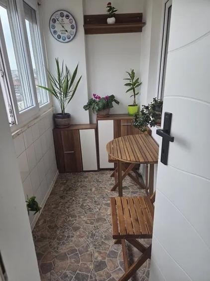 Apartament cu 2 camere semidecomandat, mobilat în Central