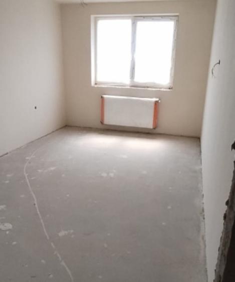 Apartament cu 2 camere semidecomandat în Chinteni