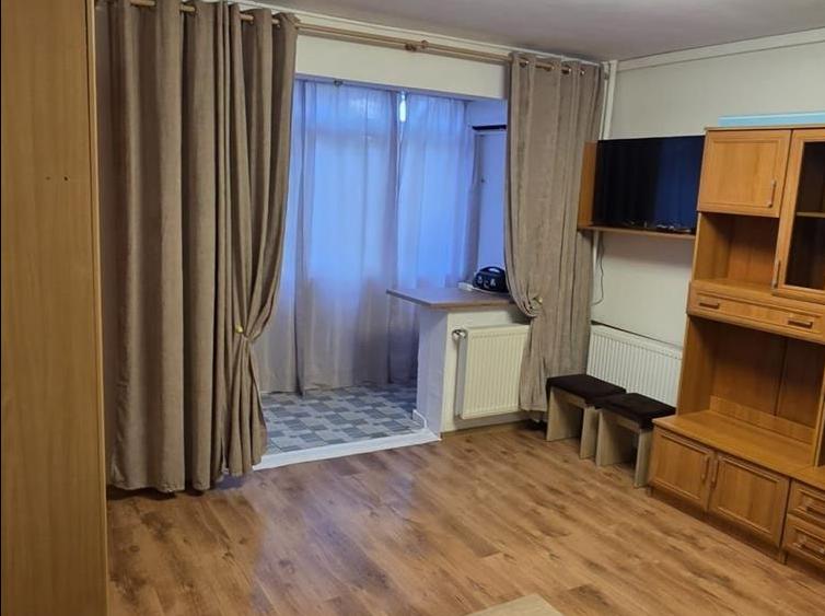 Garsonieră semidecomandată în Titan