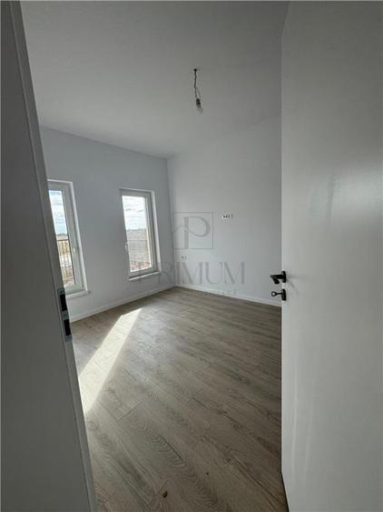 Duplex cu 3 camere cu Canalizare în Moșnița Nouă