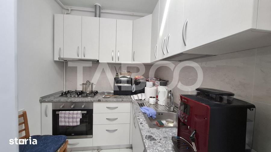 Apartament de vanzare 3 camere decomandat 68 mp zona Turnisor Sibiu - 2