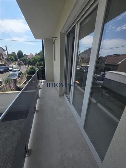 Apartament cu 2 camere decomandat în Titulescu
