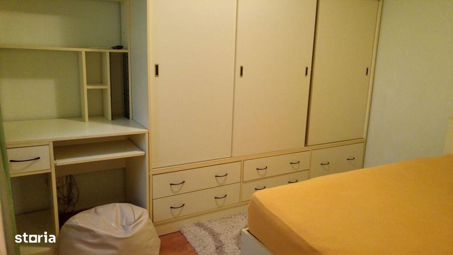 Apartament cu 3 camere semidecomandat în Central