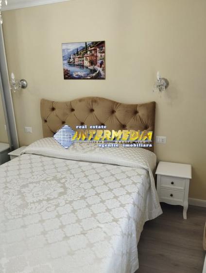 Apartament cu 3 camere semidecomandat, mobilat în Ampoi 1