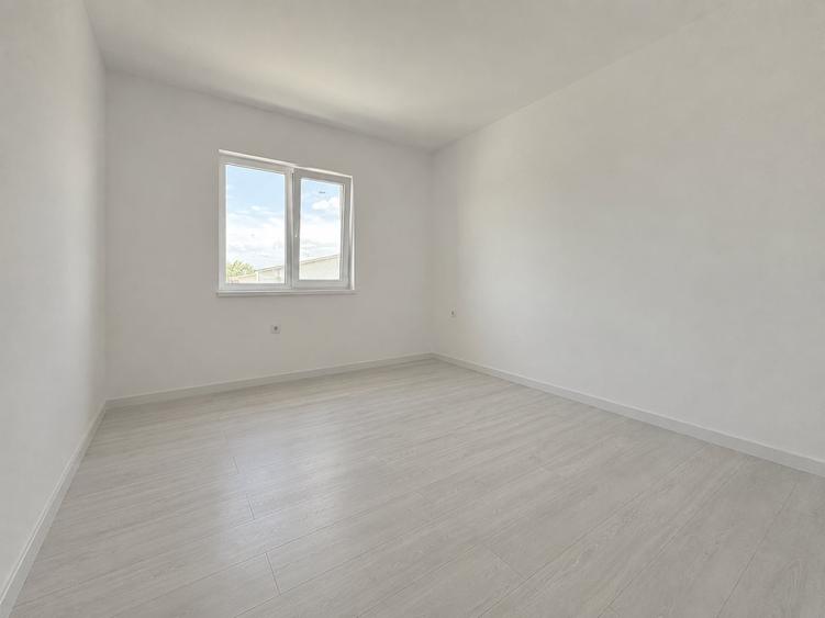 Duplex cu 4 camere cu Teren 335 Mp în Șag