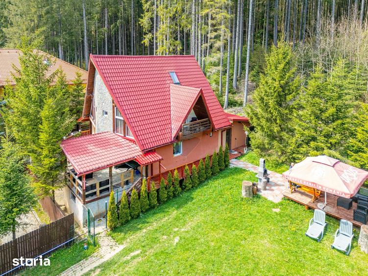 Casă cu 6 camere cu Teren 500 Mp în Central