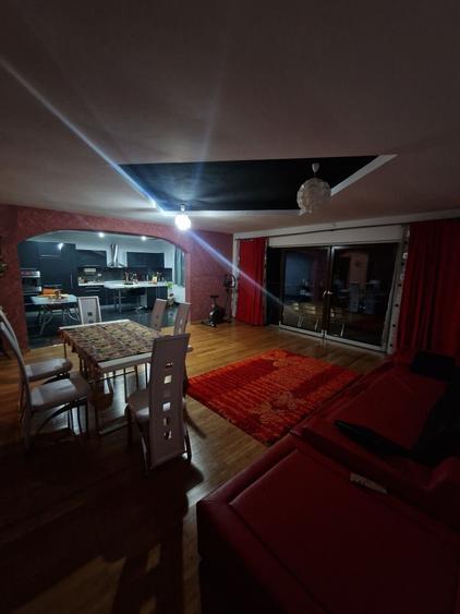 Casă cu 4 camere în Jiblea Nouă