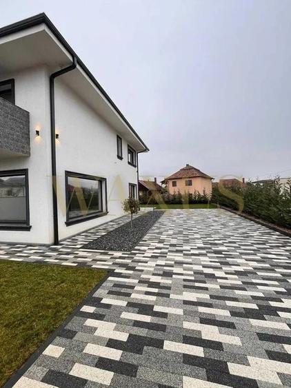 Casă individuală cu 4 camere cu Canalizare în Apahida