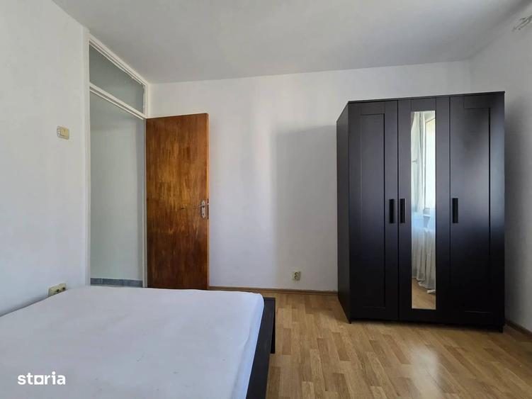Apartament cu 3 camere decomandat în Titan