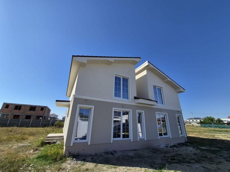 Duplex cu 4 camere cu Canalizare în Moșnița Nouă