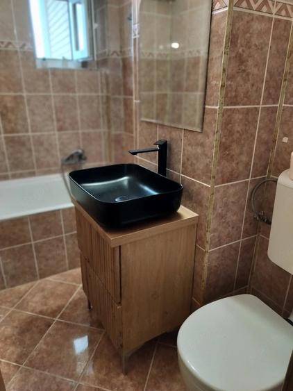 Apartament cu 3 camere decomandat în 1 Mai