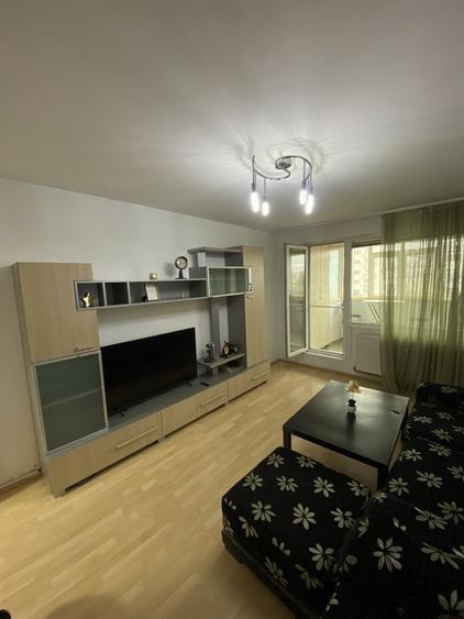 Apartament cu 3 camere decomandat în Dristor