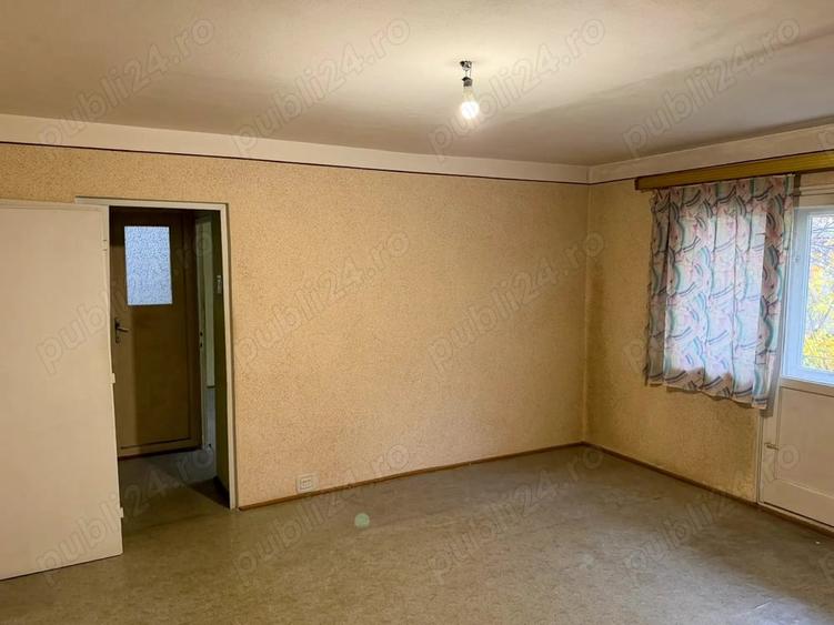 Apartament cu 3 camere decomandat în Decebal