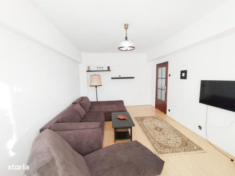 Apartament cu 3 camere decomandat în Calea București