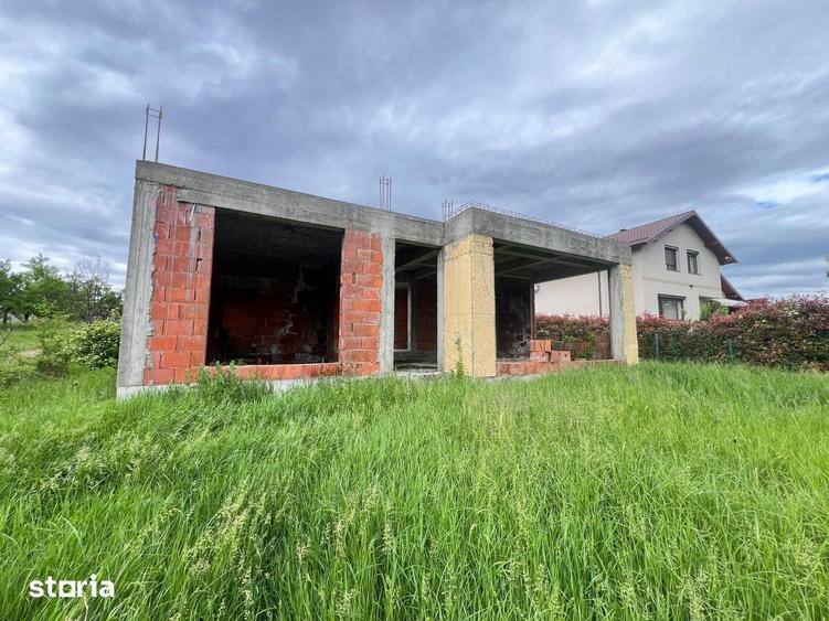 Casă cu 4 camere cu Teren 813 Mp în Găvana