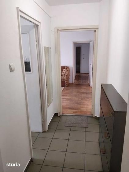 Apartament cu 3 camere semidecomandat în Hipodrom 3
