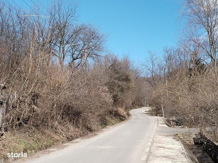 Teren de 5100 mp, în Răzvad
