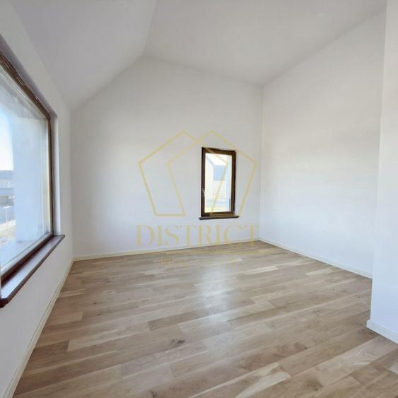 Duplex cu 4 camere cu Canalizare în Dumbrăvița
