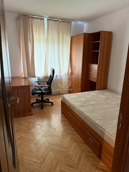 Apartament cu 3 camere decomandat, mobilat în Zorilor
