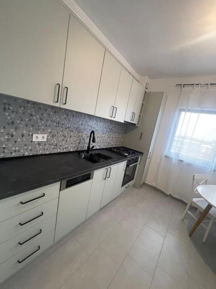 Apartament cu 2 camere decomandat, mobilat în Sânpetru