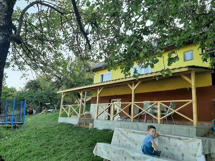 Casă cu 2 camere cu Teren 600 Mp în Sohodol