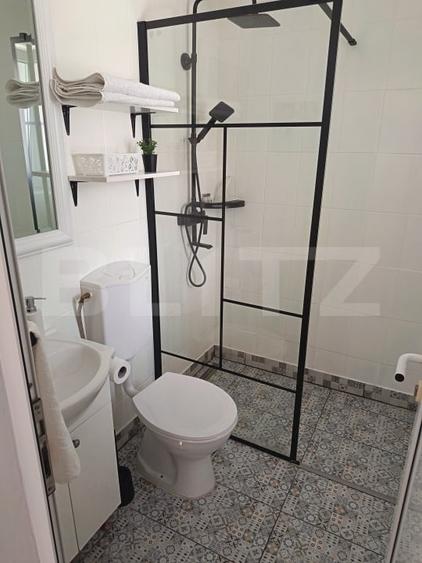 Casă individuală cu 2 camere cu Canalizare în Est
