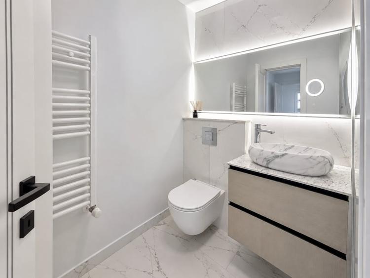 Apartament cu 2 camere decomandat în Noua