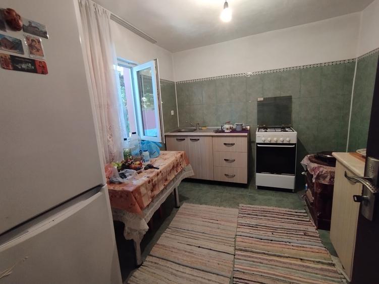Casă cu 4 camere în Gănești