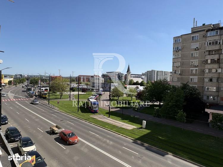 Apartament cu 3 camere decomandat în Nufărul