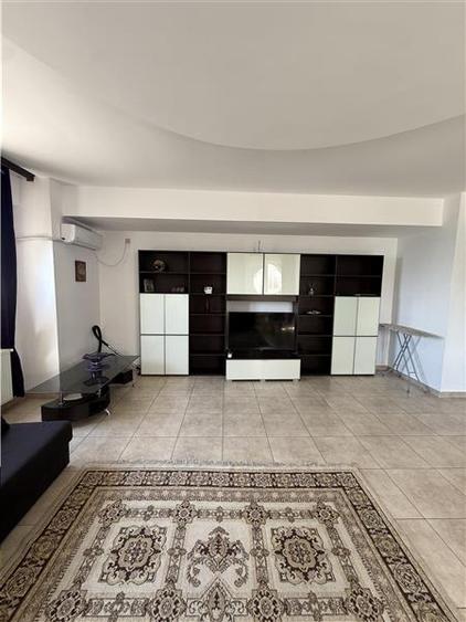 Apartament cu 3 camere decomandat, mobilat în Nord