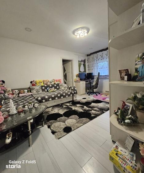 Apartament cu 3 camere în Cantemir
