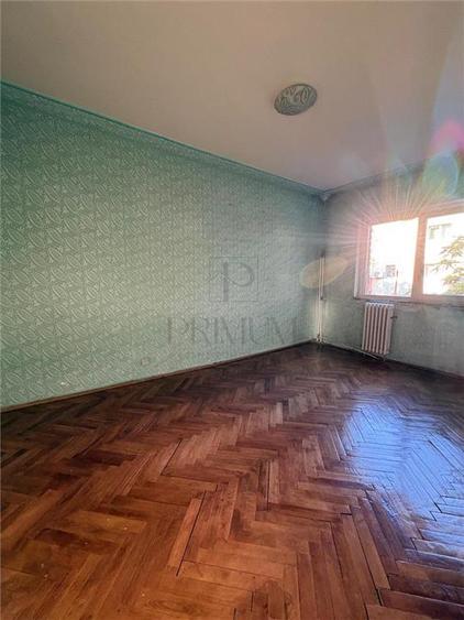 Apartament cu 3 camere decomandat în Aradului