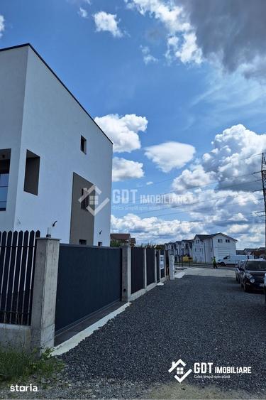 Casă cu 4 camere decomandat cu Teren 200 Mp în Central