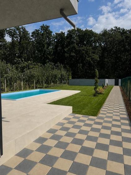 Casă individuală cu 4 camere cu Piscina în Ghermănești
