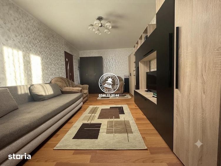 Apartament cu 3 camere decomandat în Ciurea