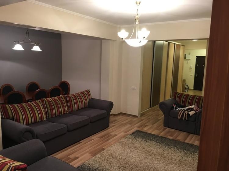 Apartament cu 3 camere decomandat în Ghencea