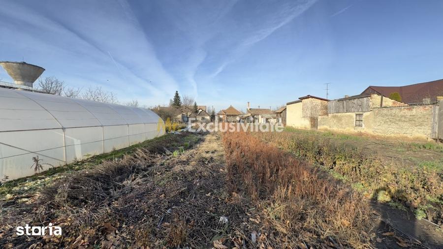 Casă cu 4 camere cu Teren 2974 Mp în Central