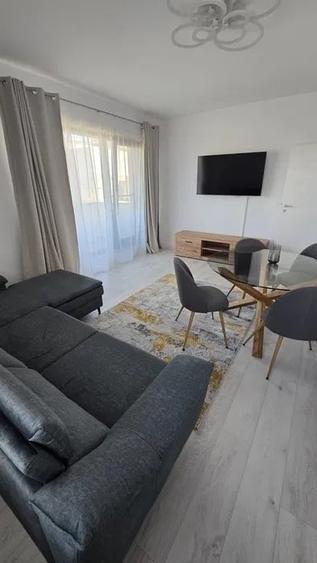 Apartament cu 3 camere decomandat, mobilat în Pipera