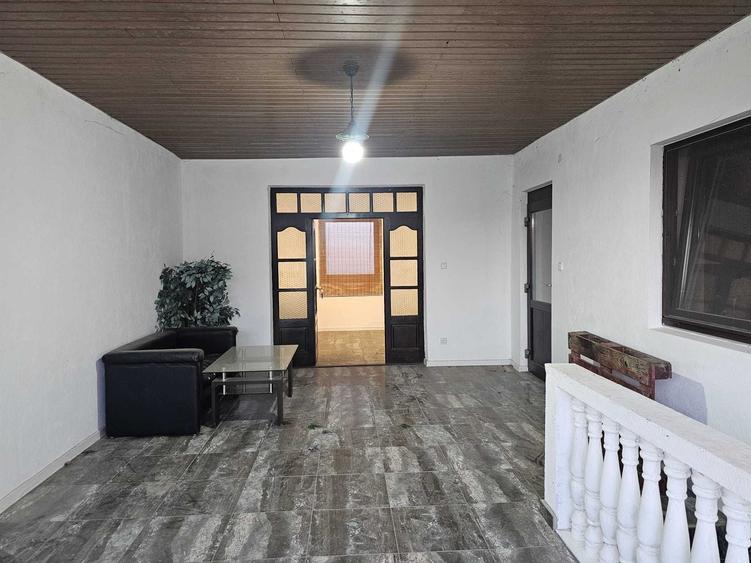 Casă cu 4 camere în Tur